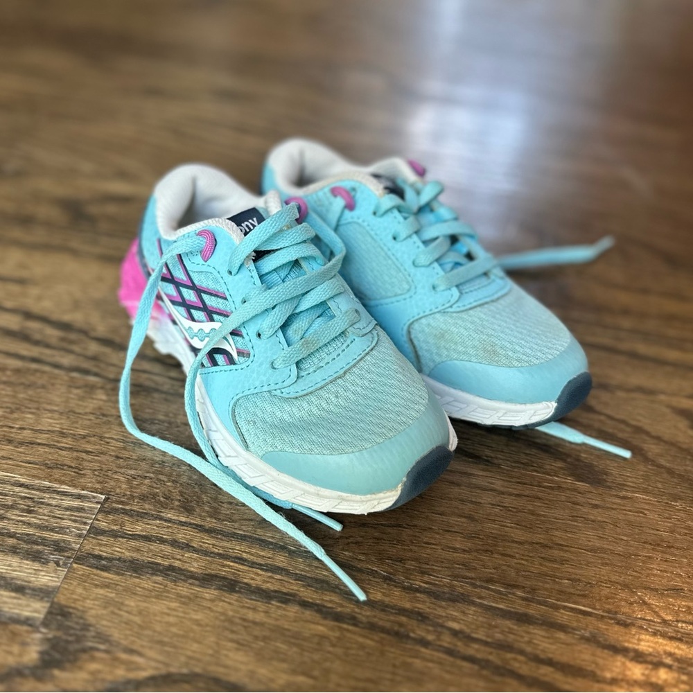 Girl Saucony Tennis Shoes